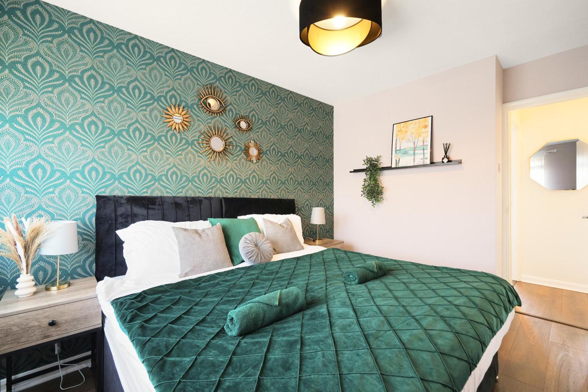 Cosy Corner In Aylesbury Near Stoke Mandeville Hospital & Town Centre With Private Parking エクステリア 写真