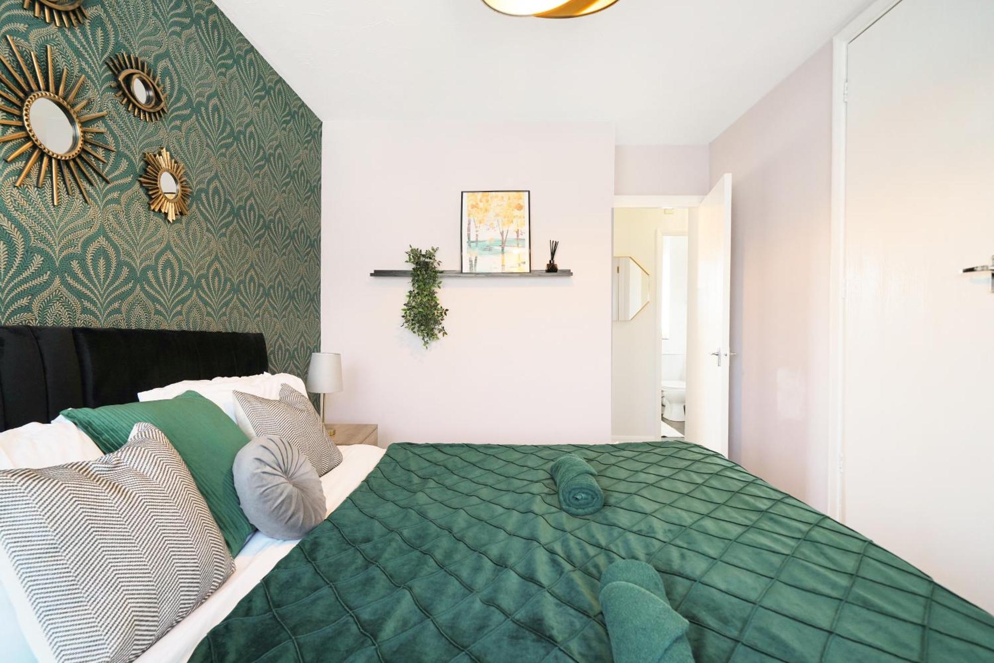 Cosy Corner In Aylesbury Near Stoke Mandeville Hospital & Town Centre With Private Parking エクステリア 写真